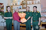 PAN’s delegation visits veteran journalist Ha Dang